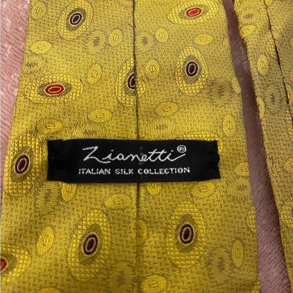 Vibrant Yellow Patterned Men's Tie - Picture 6 of 8